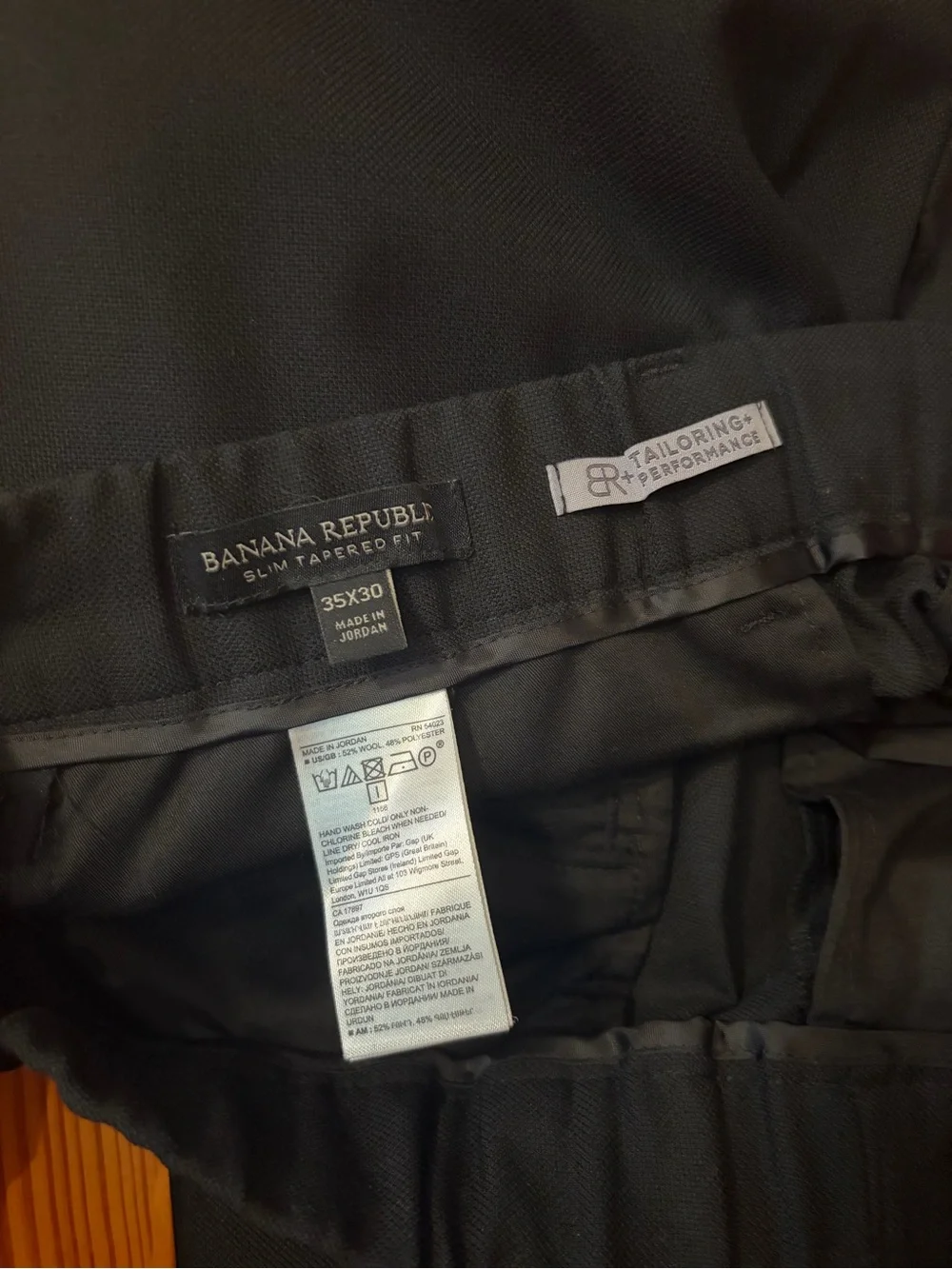 Banana Republic Men’s, Full Suit in Black